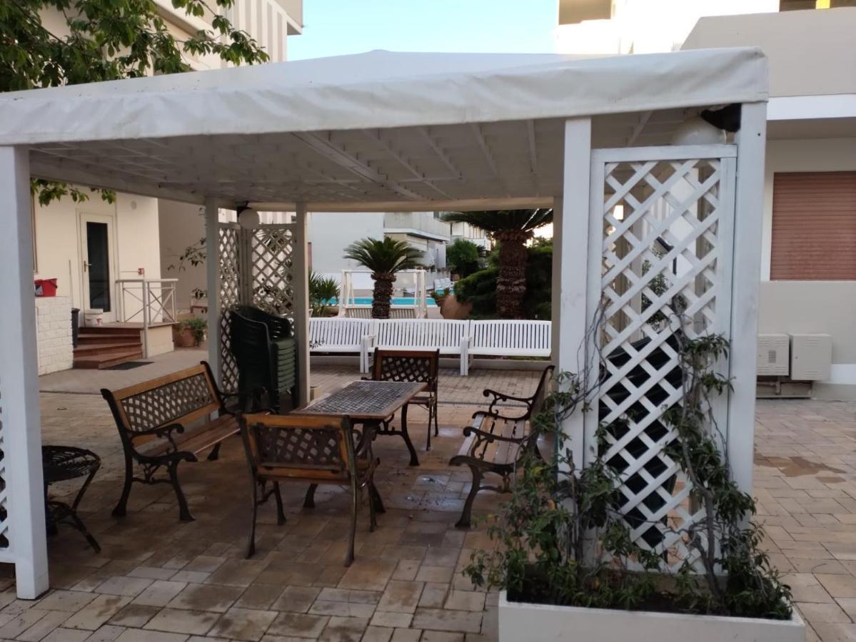 אלבה אדריאטיקה Claudia Residence מראה חיצוני תמונה